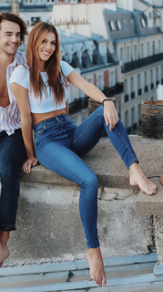 Iris Mittenaere feet photo thumbnail
