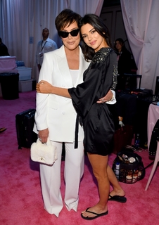 Kendall Jenner feet photo thumbnail