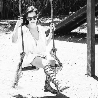 Claudia Lizaldi feet photo thumbnail