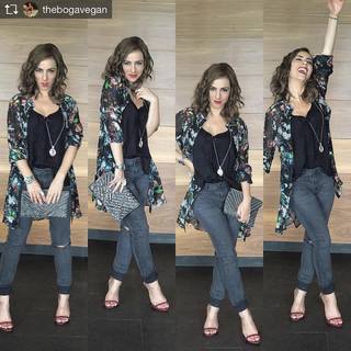 Claudia Lizaldi feet photo thumbnail