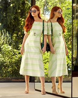 Marina Ruy Barbosa feet photo thumbnail
