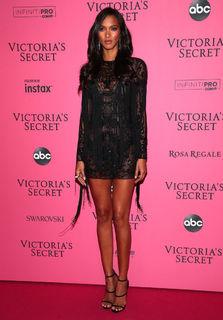 Lais Ribeiro feet photo thumbnail