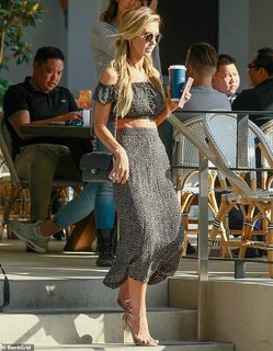 Audrina Patridge feet photo thumbnail