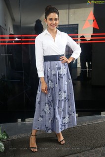 Rakul Preet Singh feet photo thumbnail