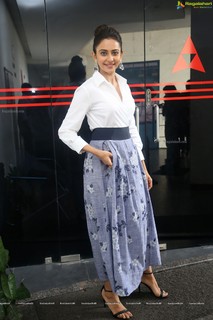 Rakul Preet Singh feet photo thumbnail