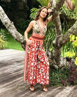 Olga Kurylenko feet photo thumbnail