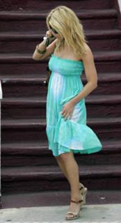 Jessica Simpson feet photo thumbnail