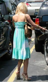 Jessica Simpson feet photo thumbnail