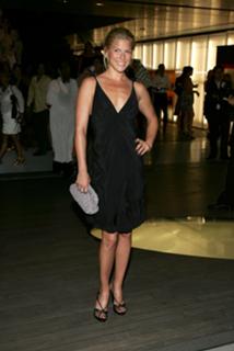 Ali Larter feet photo thumbnail