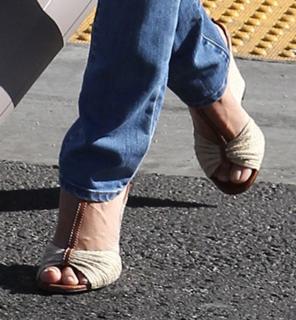 Eva Longoria feet photo thumbnail