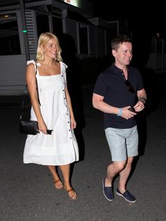 Holly Willoughby feet photo thumbnail