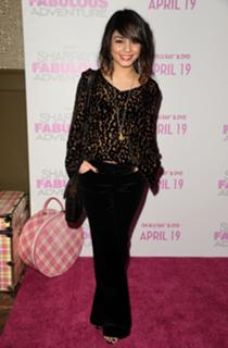 Vanessa Hudgens feet photo thumbnail