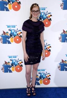 Anne Hathaway feet photo thumbnail
