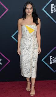 Camila Mendes feet photo thumbnail