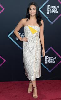 Camila Mendes feet photo thumbnail