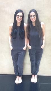 Demi Moore feet photo thumbnail