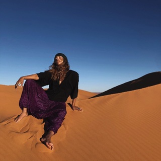 Halle Berry feet photo thumbnail