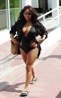 Nicole Polizzi feet photo thumbnail