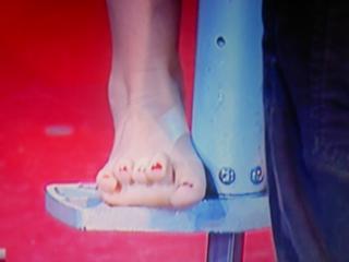 Elena Santarelli feet photo thumbnail