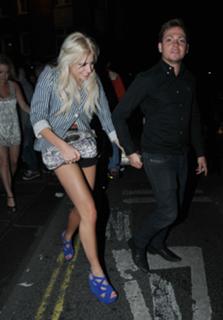 Pixie Lott feet photo thumbnail
