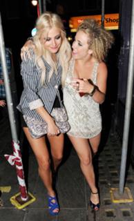 Pixie Lott feet photo thumbnail
