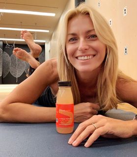 Federica Fontana feet photo thumbnail