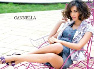 Caterina Balivo feet photo thumbnail