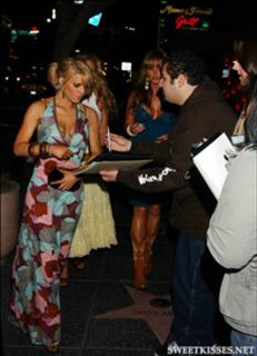 Jessica Simpson feet photo thumbnail