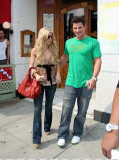 Jessica Simpson feet photo thumbnail