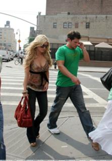 Jessica Simpson feet photo thumbnail