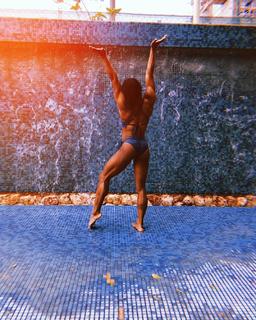 Simone Biles feet photo thumbnail