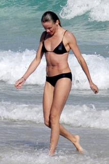 Cameron Diaz feet photo thumbnail