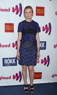 Kirsten Dunst feet photo thumbnail