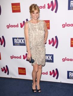 Julie Bowen feet photo thumbnail