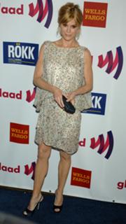 Julie Bowen feet photo thumbnail