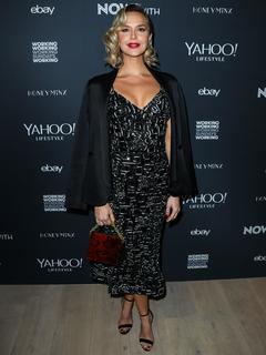Arielle Kebbel feet photo thumbnail