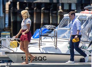 Holly Willoughby feet photo thumbnail