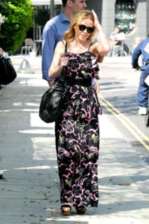 Kylie Minogue feet photo thumbnail