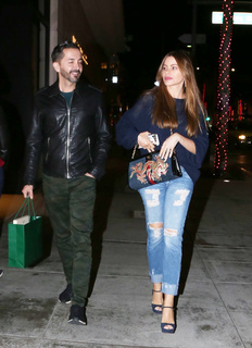Sofía Vergara feet photo thumbnail