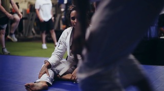 Demi Lovato feet photo thumbnail