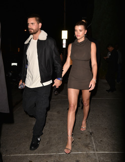 Sofia Richie feet photo thumbnail