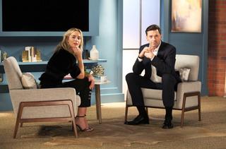 Emily Blunt feet photo thumbnail