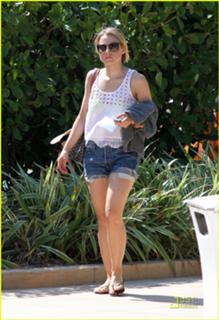 Kristen Bell feet photo thumbnail