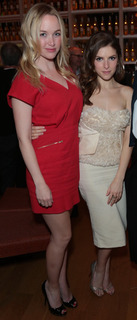 Anna Kendrick feet photo thumbnail