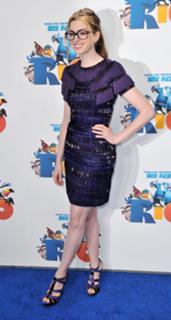 Anne Hathaway feet photo thumbnail