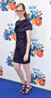 Anne Hathaway feet photo thumbnail