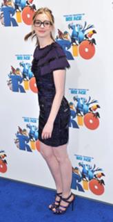 Anne Hathaway feet photo thumbnail