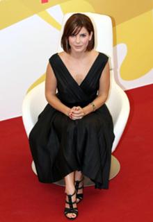 Sandra Bullock feet photo thumbnail