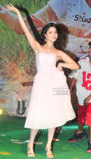 Tamannaah Bhatia feet photo thumbnail