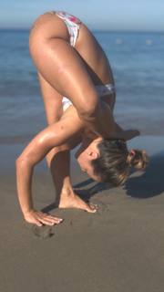 Kino MacGregor feet photo thumbnail